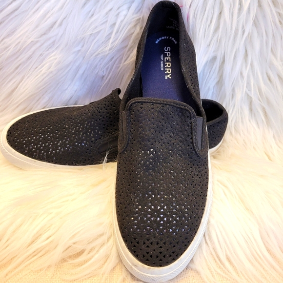 *FINAL PRICE* Sperry Sneakers - Picture 1 of 4